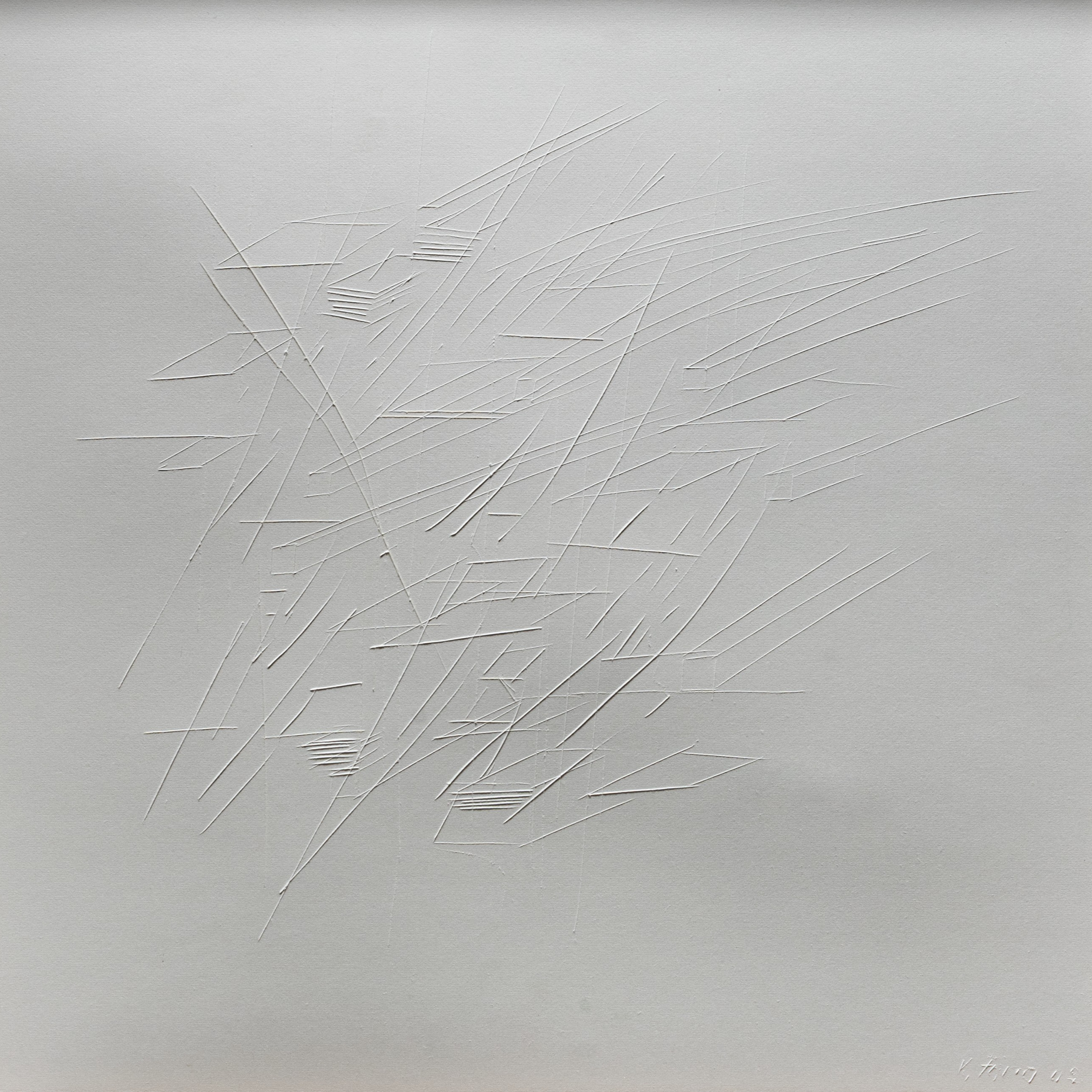 Knopp Ferro, Messerzeichnung #41, Messerschnitte auf Papier, 300 x 305 mm, Inv. Nr. GS 2008/94, VG-Bild-Kunst, Bonn 2025 © GDKE, Landesmuseum Mainz Messerschnitte auf Papier