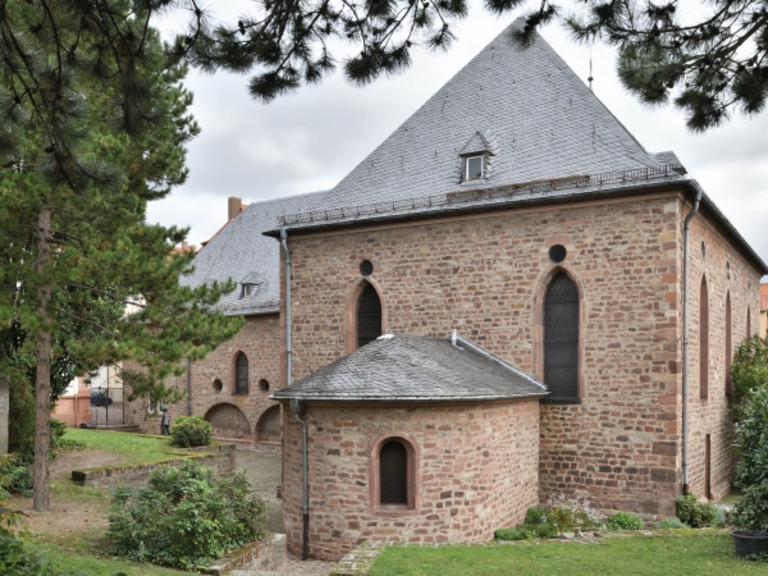 Hybrid-Vortrag „Die Raumform, wie die Kultform bleibt schwankend“ Hybrid-Vortrag „Die Raumform, wie die Kultform bleibt schwankend“